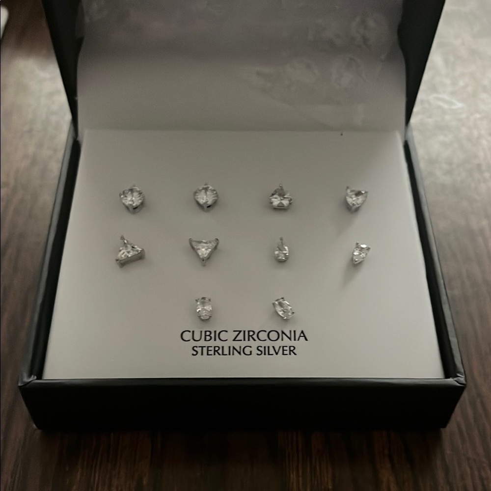 Cubic Zirconia Sterling Silver Earring Set brand new by Giani Bernini